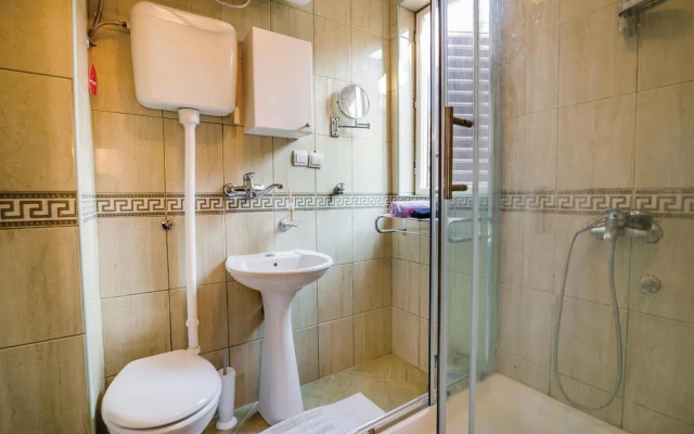 Beautiful Home in Njivice With Wifi and 2 Bedrooms