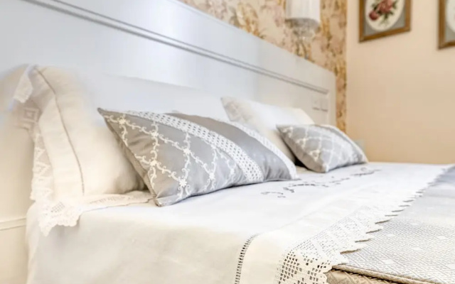 Andromeda Luxury Holiday Apartment in Colosseum