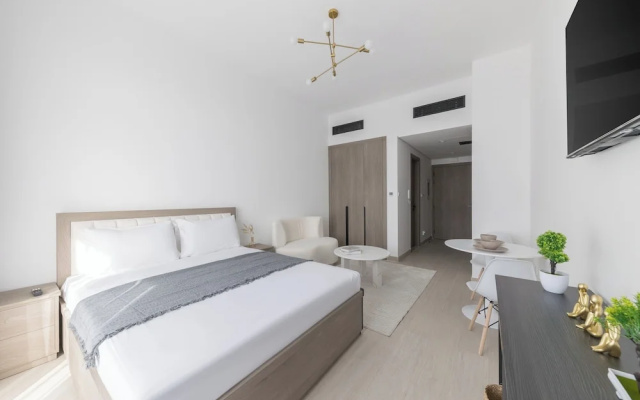 Shining studio in Laya Heights