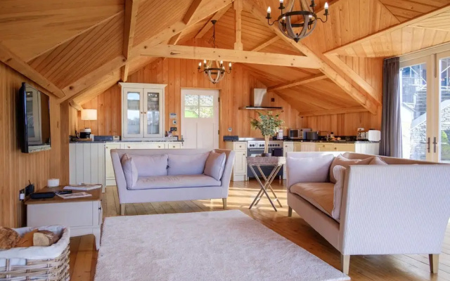 Lilymere Boat House
