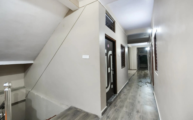 SPOT ON 64837 Hotel Madhur Prem