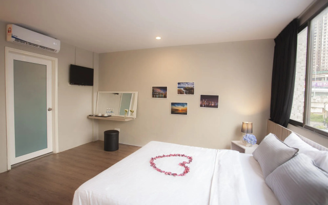 New Boutique Hotel