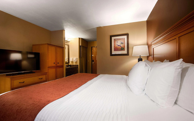 Best Western Plus Deer Park Hotel & Suites