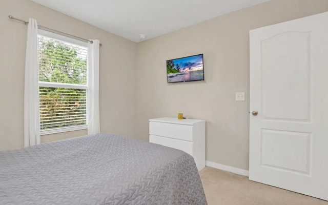 Crown Villa Compass Bay