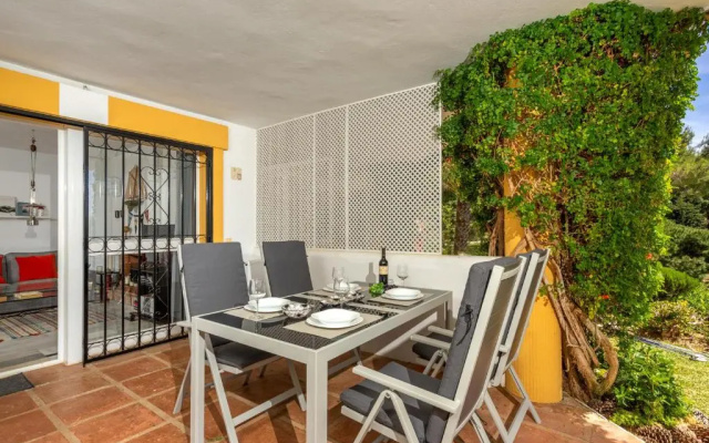 Stunning golf and garden flat in La Siesta Golf Calahonda