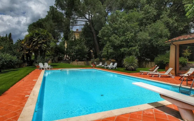 Charming Cottage in Sinalunga