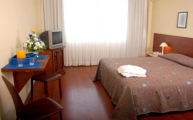 Imperio Suites Hotel