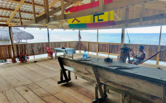 San Blas Private Oceanfront Cabin