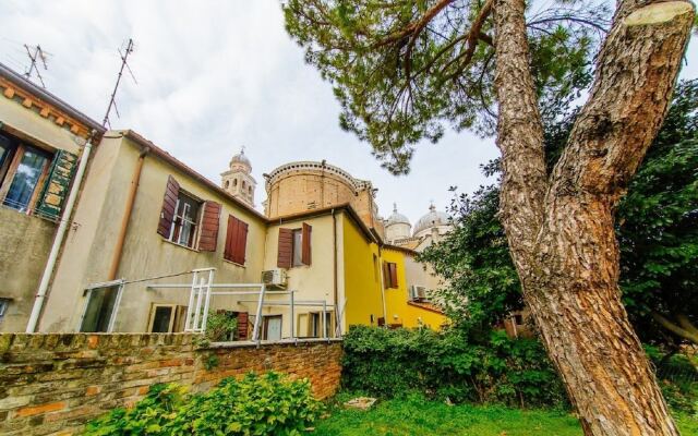 Отель Om Plus Santa Giustina Италия, Падуя - отзывы, цены и фото номеров - забронировать отель Om Plus Santa Giustina онлайн вид на фасад
