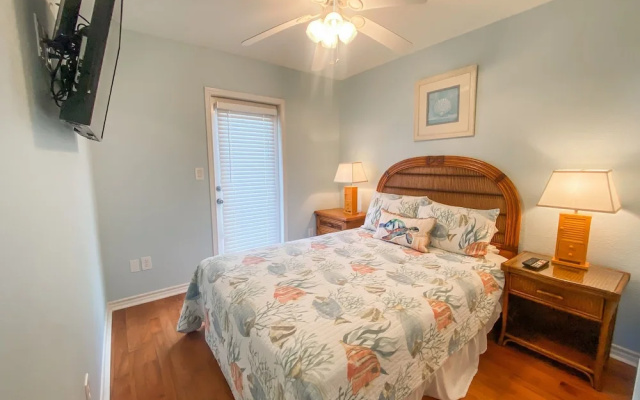 Fancy Flamingo 4 Bedroom Townhouse