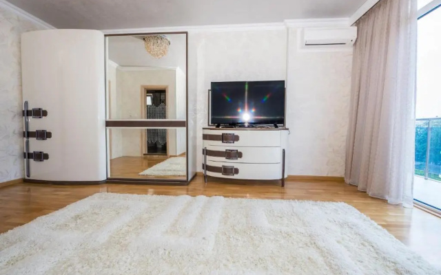 Deluxe Apartments Gallery 2