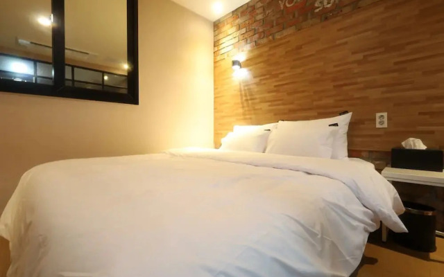 Hotel Kkulbam Stay