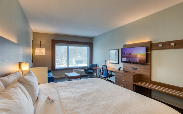 Holiday Inn Express & Suites Charlotte - South End by IHG
