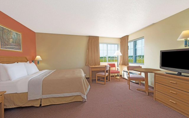 Days Inn by Wyndham Cameron