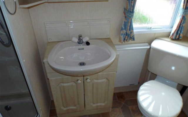 Mobile Home im Ferienpark mit Seezugang