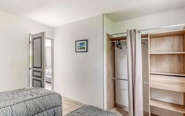 Quaint Holiday Home in Tracy sur Mer Near Seabeach