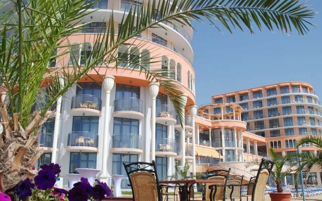 Azalia Hotel Balneo & SPA вид на фасад
