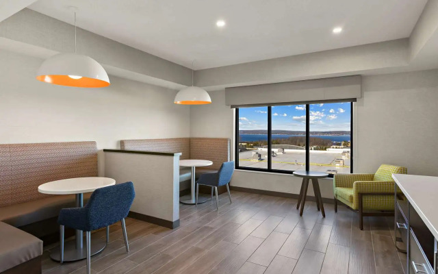 Hampton Inn & Suites by Hilton Petoskey