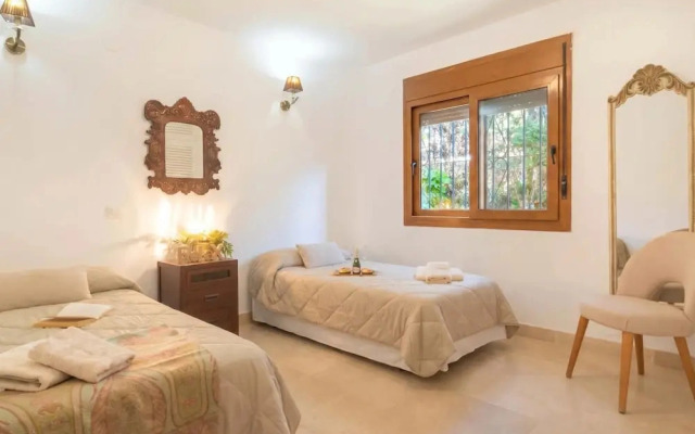 Villa Calahonda 700m From Beach With Pool