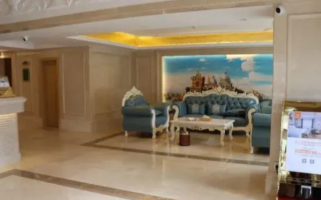 Vienna Hotel (Zhanjiang Mazhang high speed railway station store)