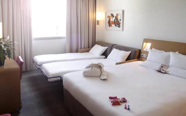 Отель Novotel Paris Centre Gare Montparnasse Франция, Париж - 2 отзыва об отеле, цены и фото номеров - забронировать отель Novotel Paris Centre Gare Montparnasse онлайн вид на фасад