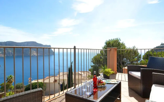 Villa With Incredible sea Views and Pool Sleeps 7