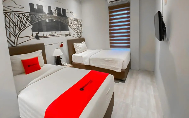 RedDoorz Plus near AlunAlun Cianjur