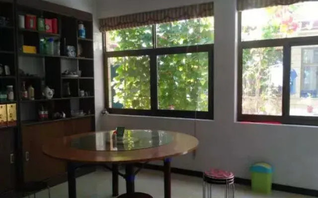 Beijing Sunshine Courtyard Farmhouse