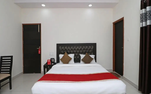 Gold Star Suits By OYO Rooms