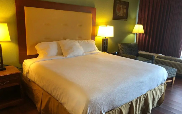 Express Airport Inn