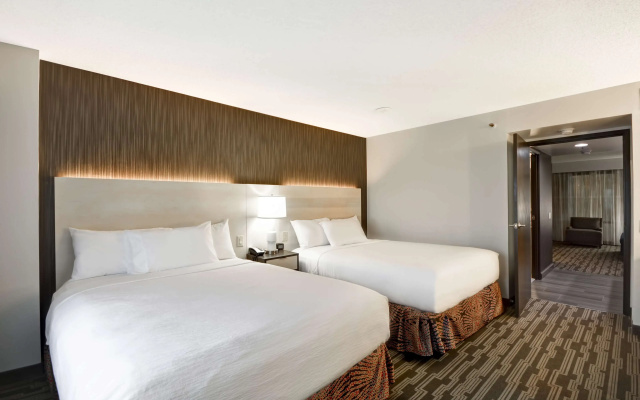 Отель Embassy Suites by Hilton Charlotte