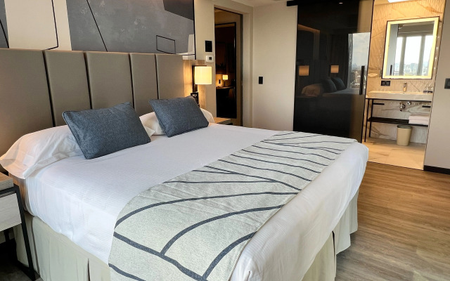Hotel Riu Plaza Toronto