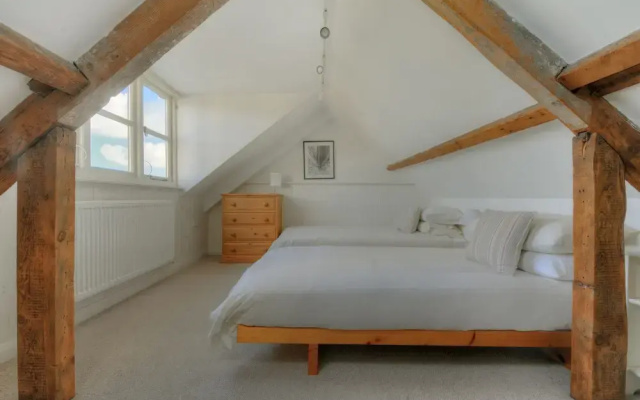 Charm Cottage