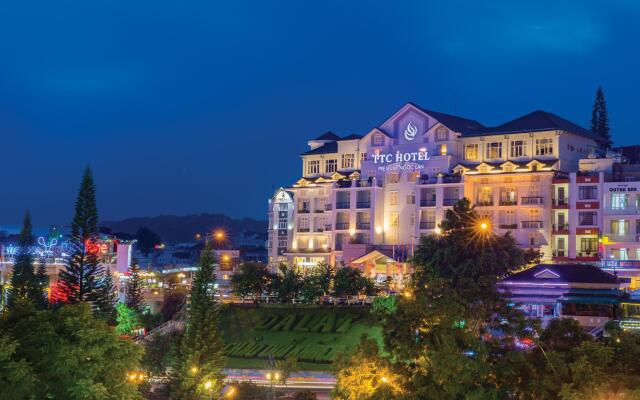 TTC Hotel Premium Ngoc Lan вид на фасад