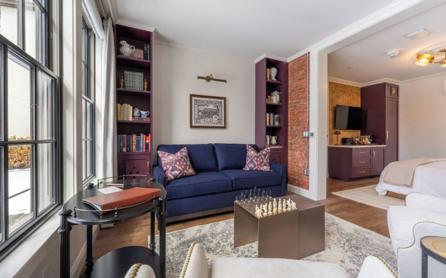 The Francis Hotel & Suites