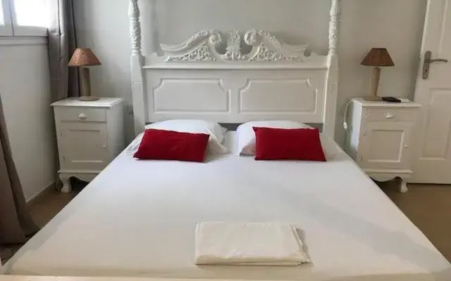 Gite Grenadille Martinique piscine privée, résidence naturiste