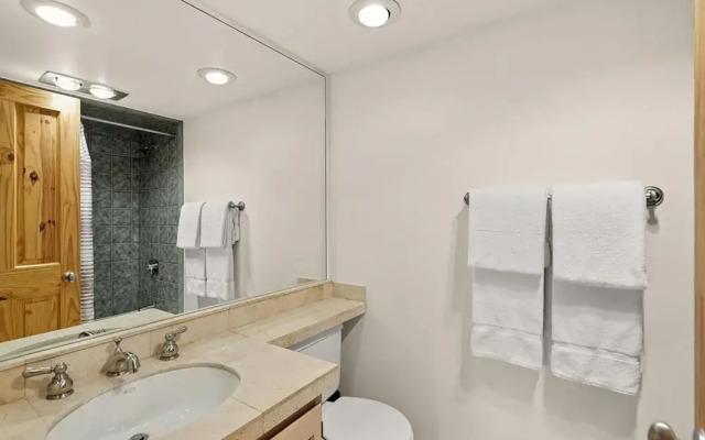 Chateau Eau Claire Unit 8