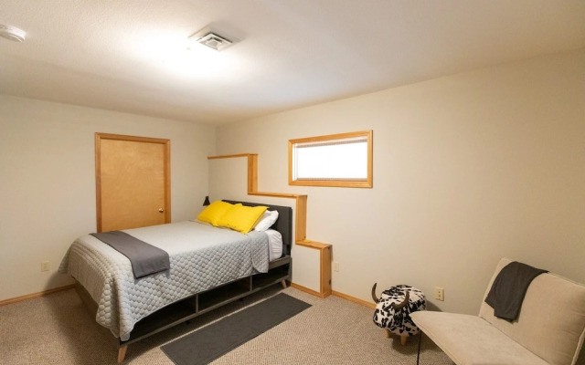 The Oaks Home features Private Disc Golf Course by RedAwning