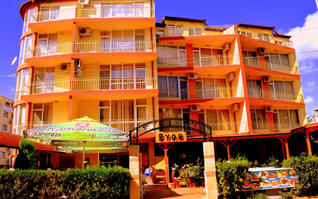Ryor Hotel