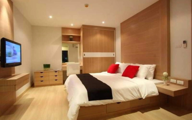 Thonglor Suites