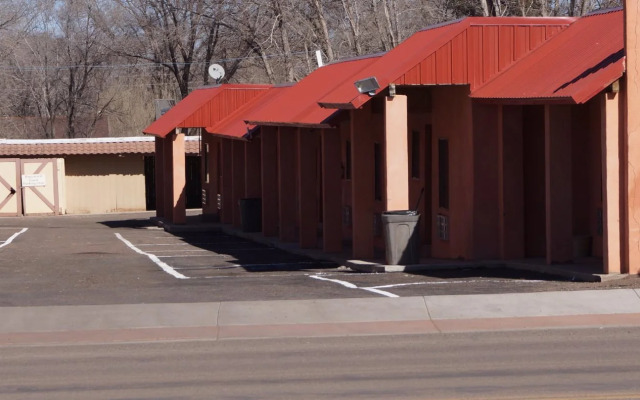 White Mountain Motel