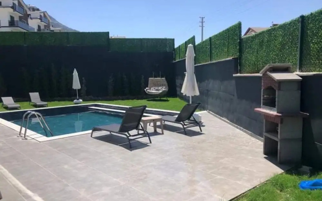 Stunning 4-bed Villa: Private Pool, Sauna & Hammam