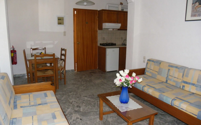 Filoxenia Studios & Apartments