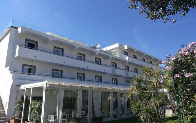 Marad Hotel Торре-дель-Греко вид на фасад