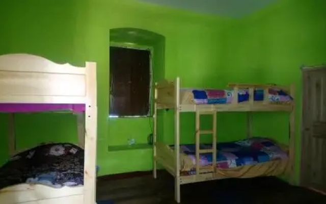 Old House backpackers B & B