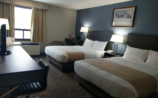 Crestwood Hotel