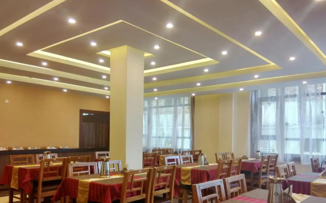 Hotel Pearl Retreat  -  A Pure Veg Hotel