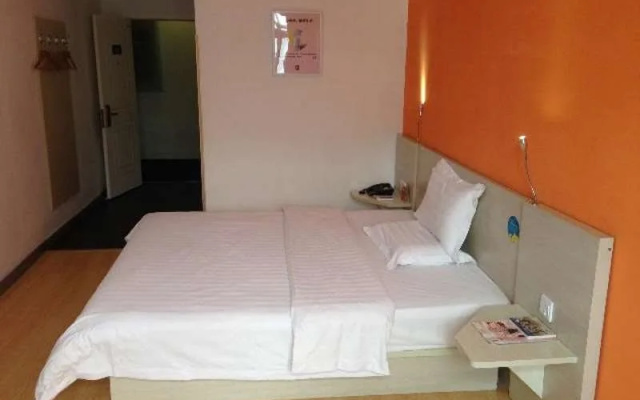 7 Days Inn Penglai Penglaige Scene District Dengzhou Road Branch