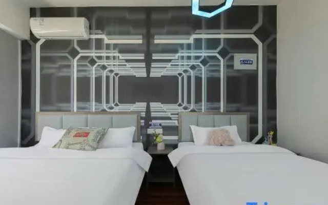 Yunding E-sports Homestay (Jinan Quanfu Overpass)