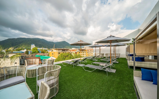 Отель Clover Patong Phuket